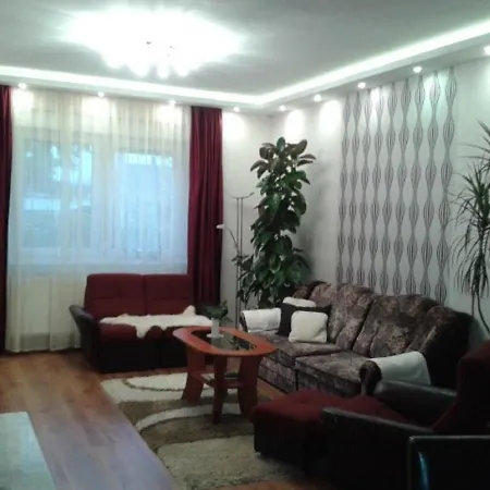 Appartamento Apartment Balatonkeresztur 3 *