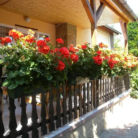 Appartamento Apartment Balatonkeresztur 3 *
