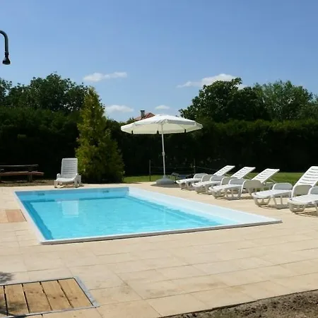 Appartamento Apartment Balatonkeresztur 3 *